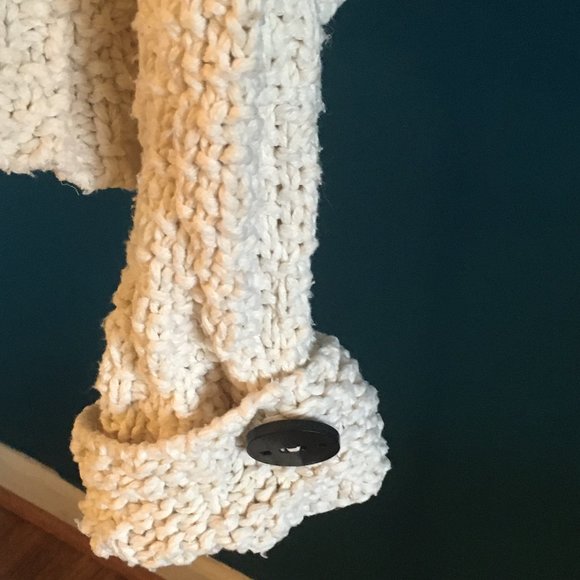 Chunky cream sweater by Willlow - Picture 5 of 9